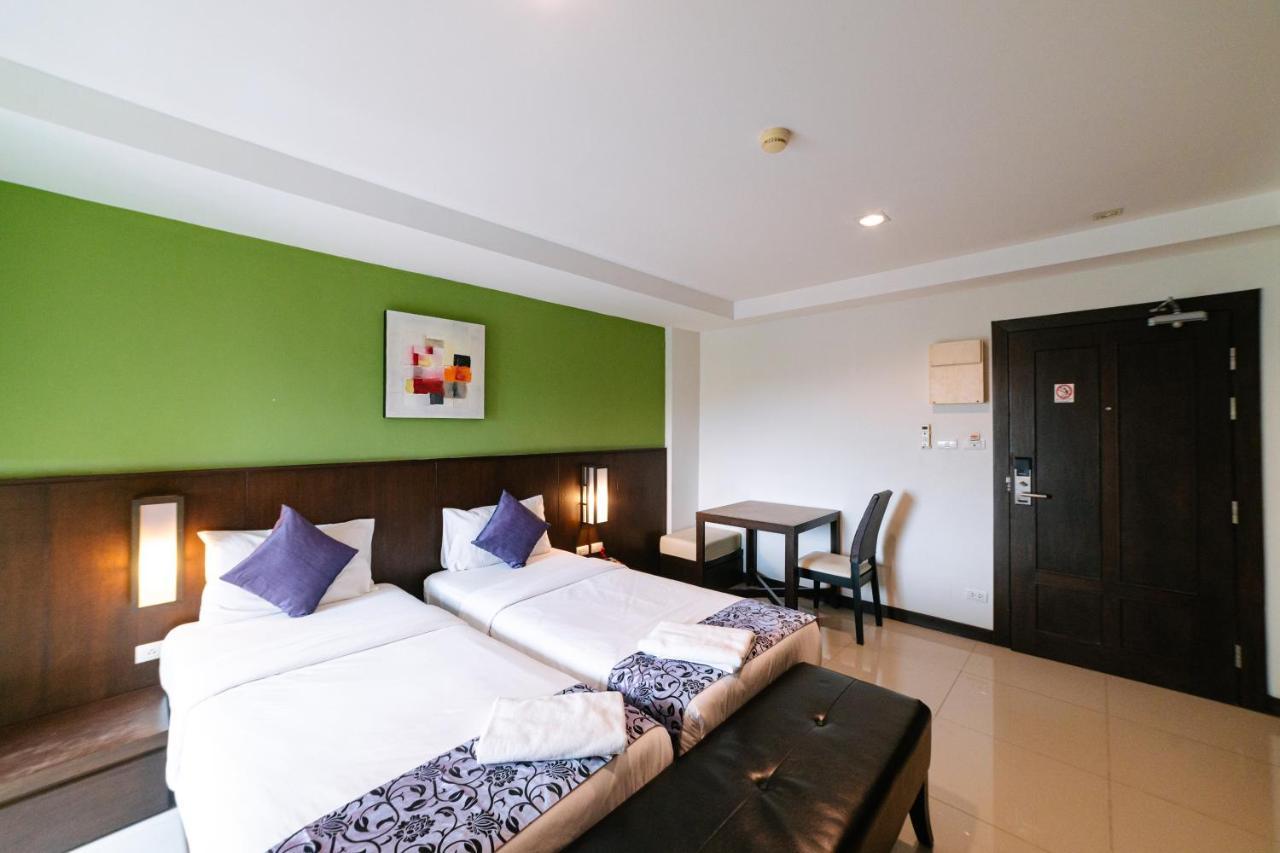 OYO 241 Ratana Hotel Sakdidet Phuket Bagian luar foto
