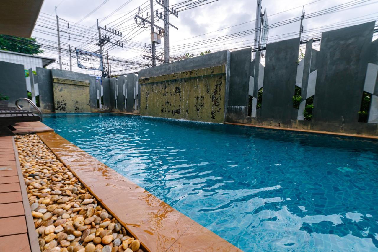 OYO 241 Ratana Hotel Sakdidet Phuket Bagian luar foto