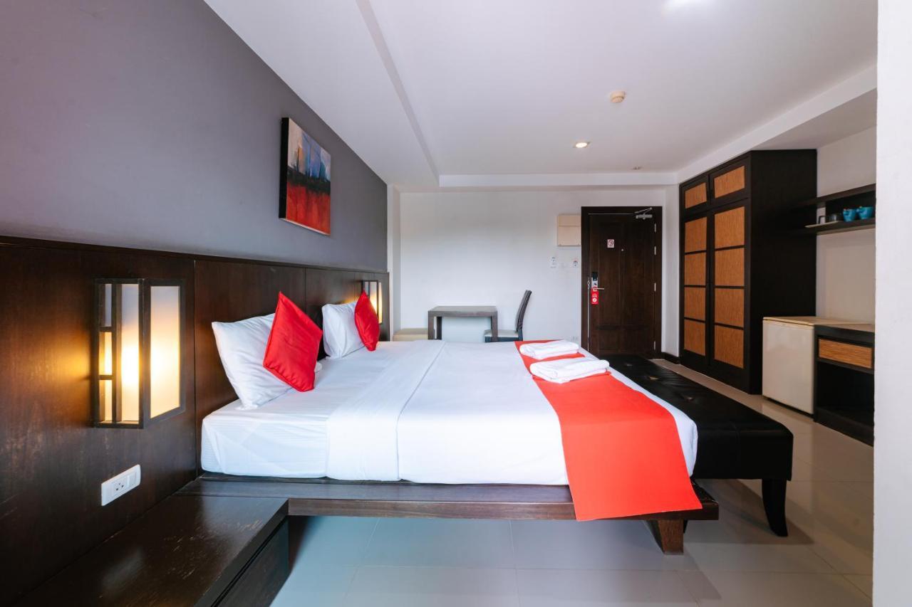 OYO 241 Ratana Hotel Sakdidet Phuket Bagian luar foto