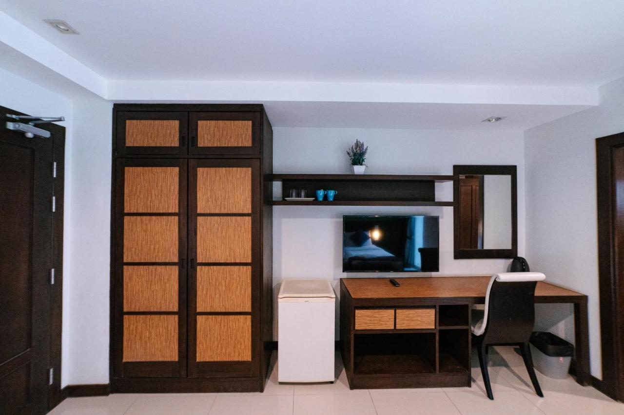 OYO 241 Ratana Hotel Sakdidet Phuket Bagian luar foto