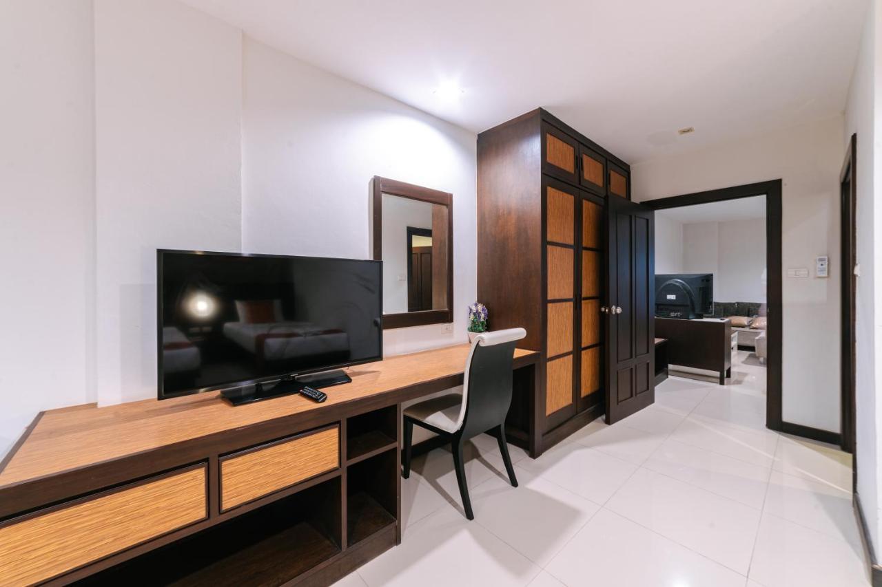 OYO 241 Ratana Hotel Sakdidet Phuket Bagian luar foto