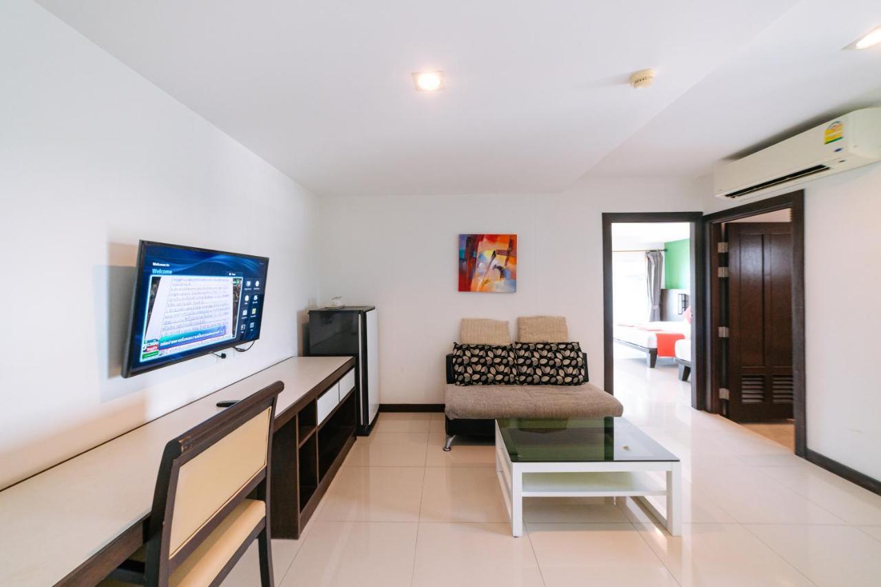 OYO 241 Ratana Hotel Sakdidet Phuket Bagian luar foto